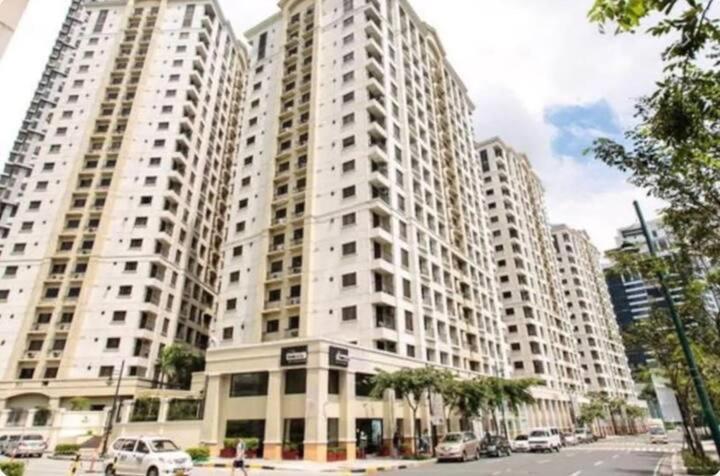 Spacious 1 Bedroom Unit Forbeswood Heights Taguig Exterior foto
